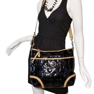 Coach Peyton patent leather shoulder bag. Great condition.